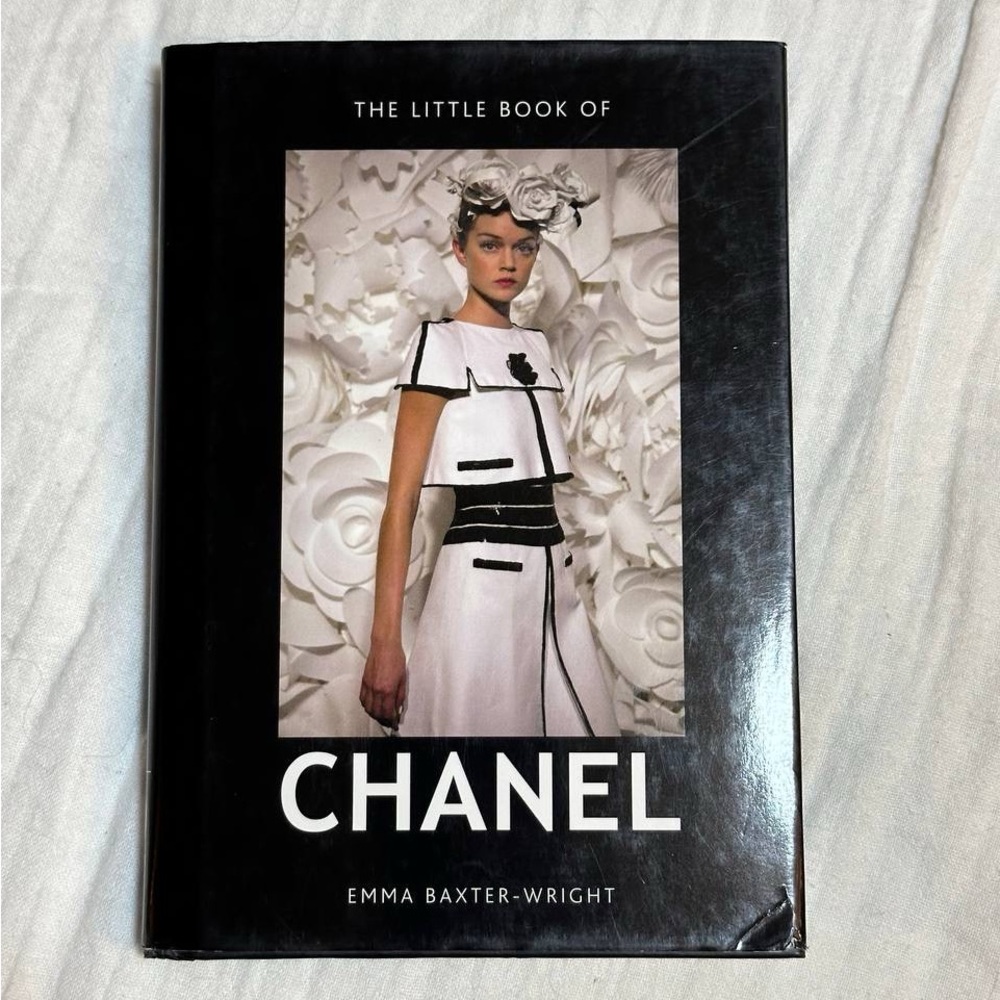 Chanel Fashion Book The Little Book of Chanel by Emma Baxter-Wright Hardcover